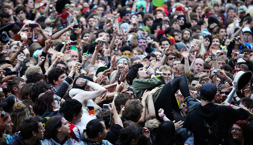 crystal_castles05_website_image_sdwn_standard