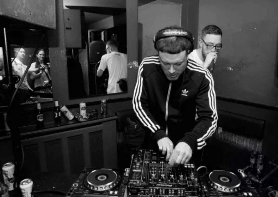 Screen Shot 2017-11-22 at 23.04.24.png